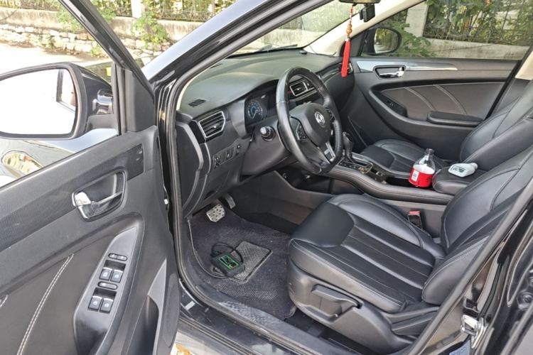 Used Dongfeng Fengon 580 2016 Revised Version 1.5T CVT Comfort Edition Driver Seat