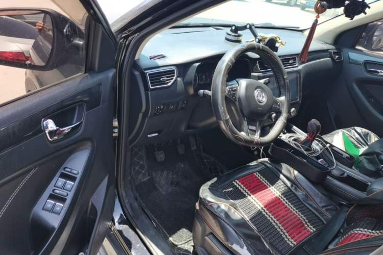 Used Dongfeng Fengon 580 2016 1.5T Manual Luxury Edition Driver Seat