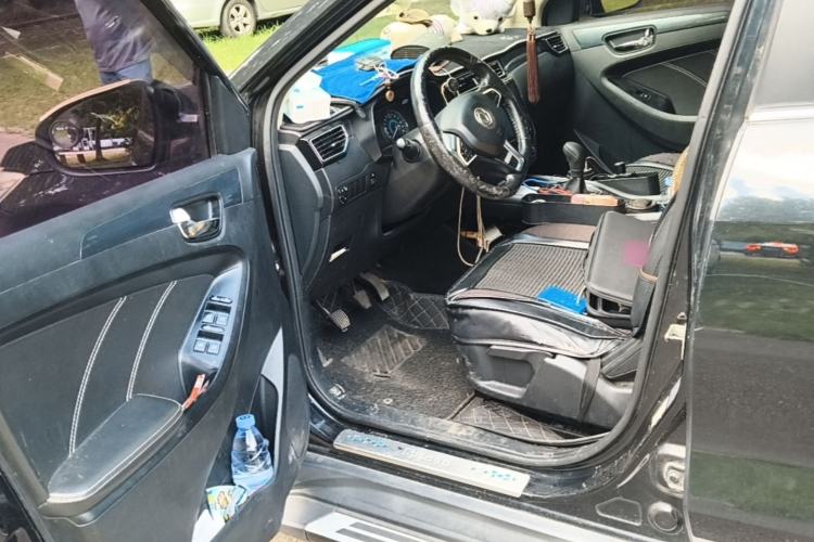 Used Dongfeng Fengon 580 2016 1.5T Manual Luxury Edition Driver Seat