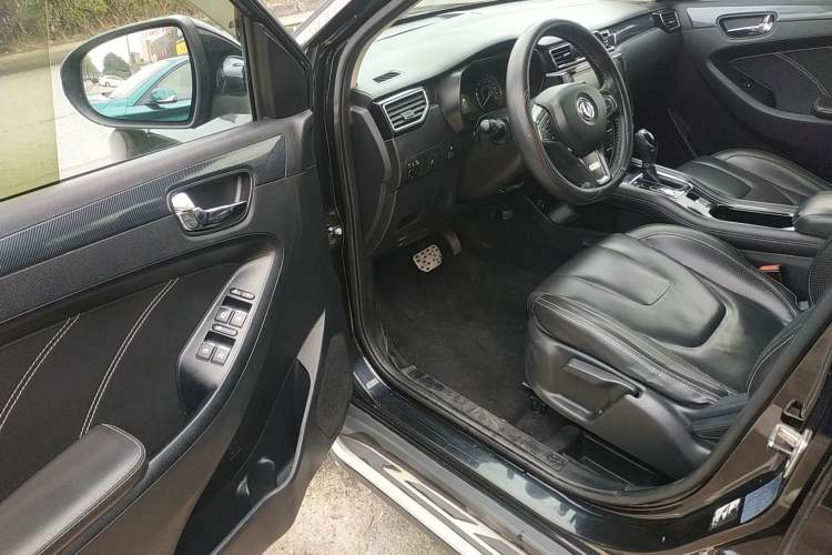 Used Dongfeng Fengon 580 2016 Revised Version 1.5T CVT Luxury Edition Driver Seat