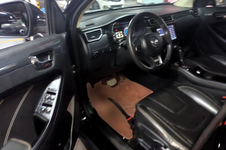 Used Dongfeng Fengon 580 2016 Revised Version 1.5T CVT Luxury Edition Driver Seat