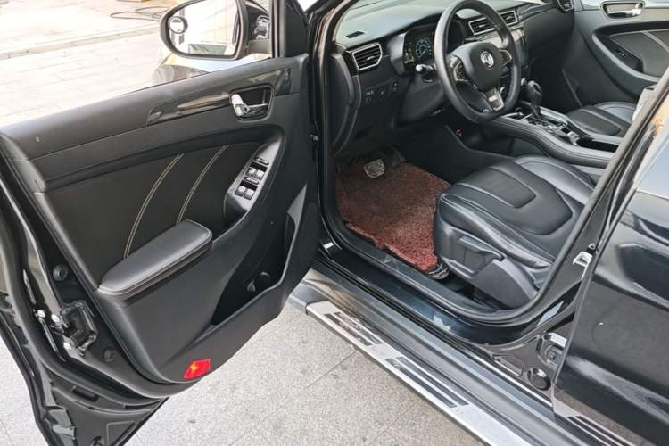 Used Dongfeng Fengon 580 2016 Revised Version 1.5T CVT Luxury Edition Driver Seat