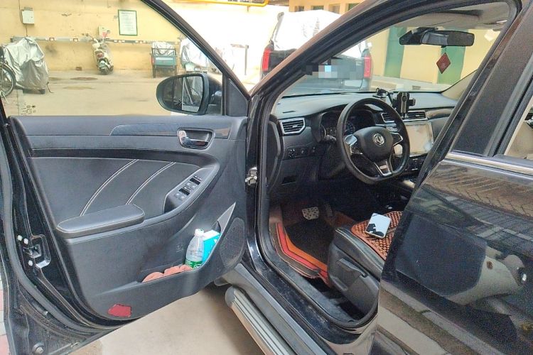Used Dongfeng Fengon 580 2016 Revised Version 1.5T CVT Luxury Edition Driver Seat