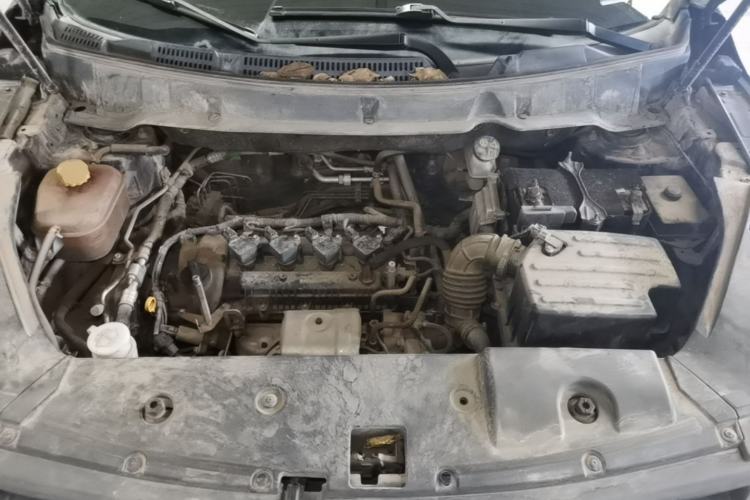 Used Dongfeng Fengon 580 2016 1.5T Manual Luxury Edition Engine Bay