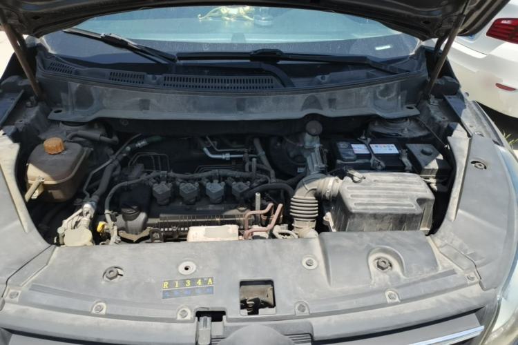 Used Dongfeng Fengon 580 2016 1.5T Manual Luxury Edition Engine Bay