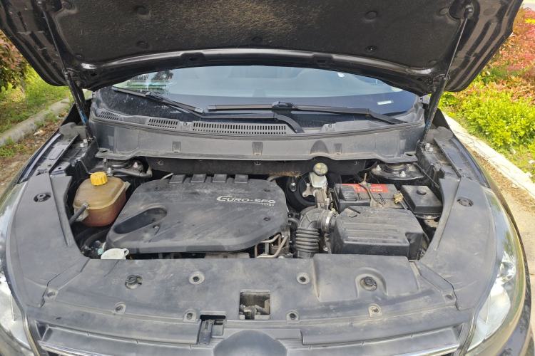 Used Dongfeng Fengon 580 2016 Revised Version 1.5T CVT Luxury Edition Engine Bay