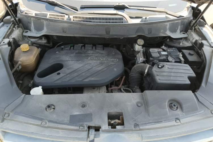 Used Dongfeng Fengon 580 2016 1.5T Manual Luxury Edition Engine Bay