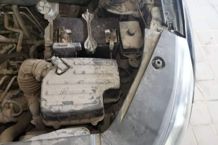 Used Dongfeng Fengon 580 2016 1.5T Manual Luxury Edition Engine Bay Left