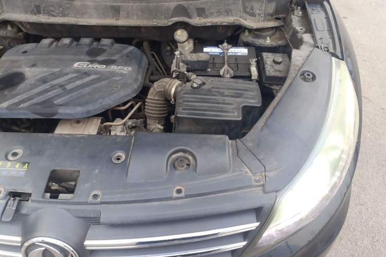 Used Dongfeng Fengon 580 2016 1.5T Manual Luxury Edition Engine Bay Left