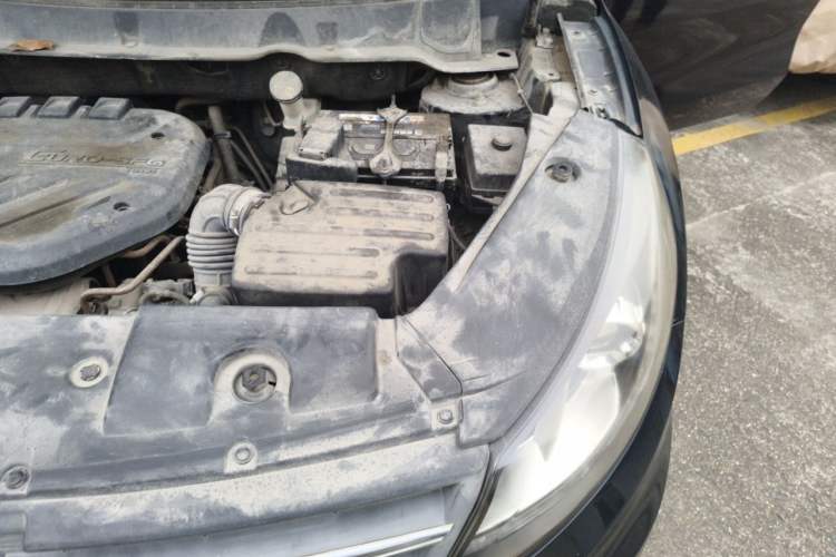 Used Dongfeng Fengon 580 2016 Revised Version 1.5T CVT Luxury Edition Engine Bay Left