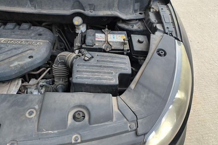 Used Dongfeng Fengon 580 2016 1.5T Manual Luxury Edition Engine Bay Left