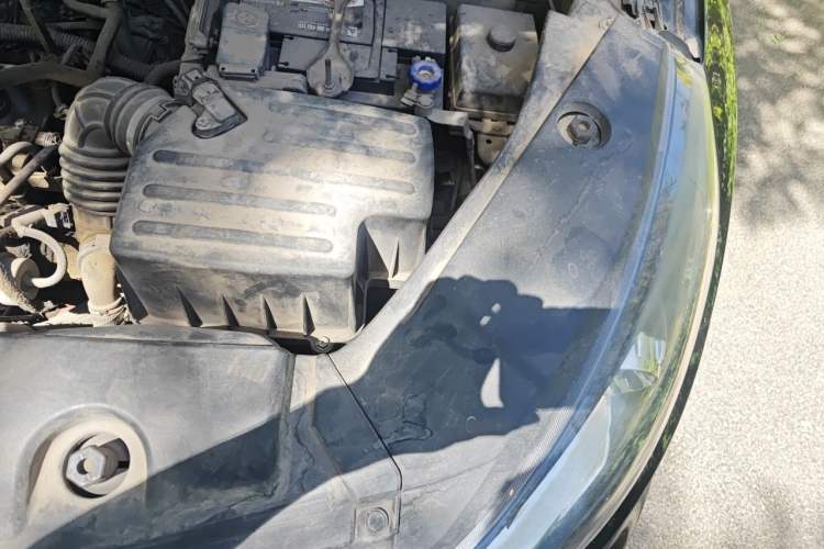 Used Dongfeng Fengon 580 2016 1.5T Manual Luxury Edition Engine Bay Left