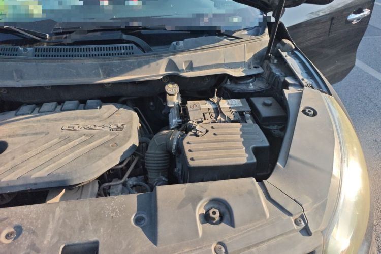 Used Dongfeng Fengon 580 2016 1.5T Manual Luxury Edition Engine Bay Left