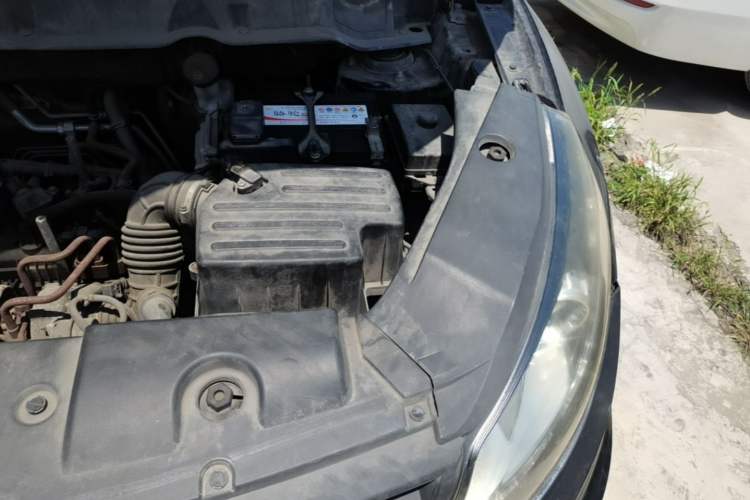 Used Dongfeng Fengon 580 2016 1.5T Manual Luxury Edition Engine Bay Left