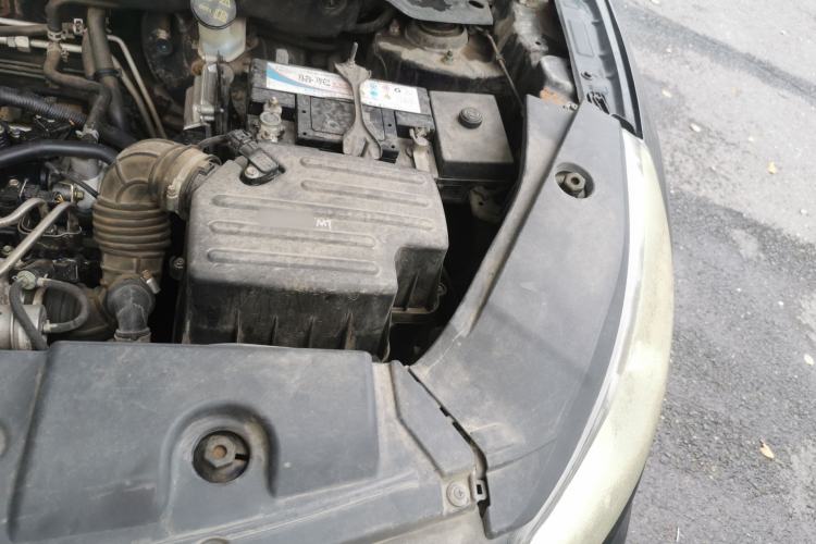 Used Dongfeng Fengon 580 2016 1.5T Manual Luxury Edition Engine Bay Left