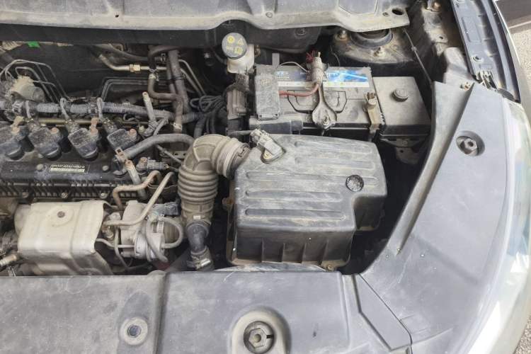 Used Dongfeng Fengon 580 2016 1.5T Manual Luxury Edition Engine Bay Left
