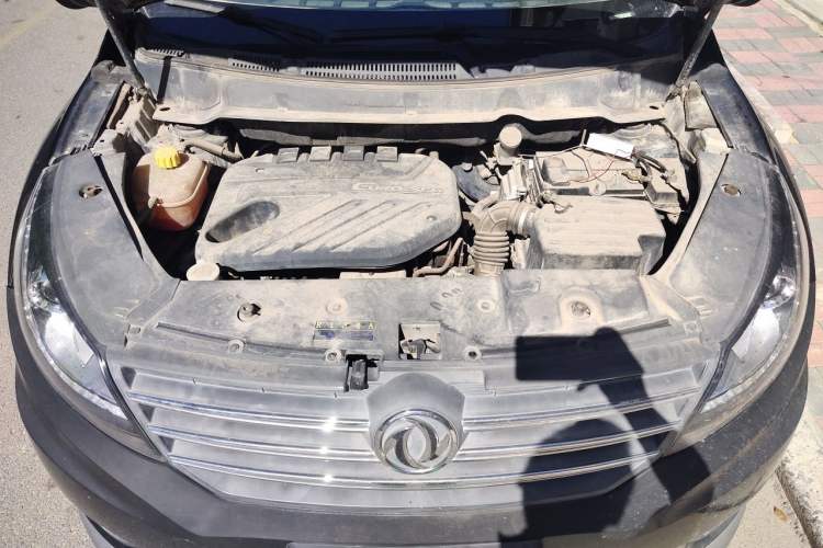 Used Dongfeng Fengon 580 2016 1.5T Manual Luxury Edition Engine Bay