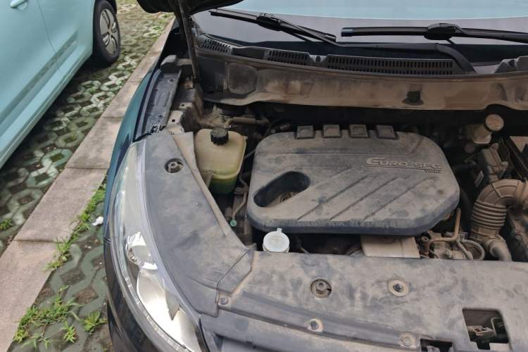 Used Dongfeng Fengon 580 2016 1.5T CVT Luxury Model Engine Bay Right