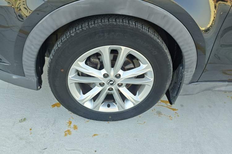 Used Dongfeng Fengon 580 2016 Revised Version 1.5T CVT Comfort Edition Exterior 4