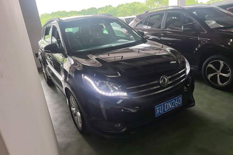 Used Dongfeng Fengon 580 2016 Revised Version 1.5T CVT Comfort Edition Front Right 45 Deg