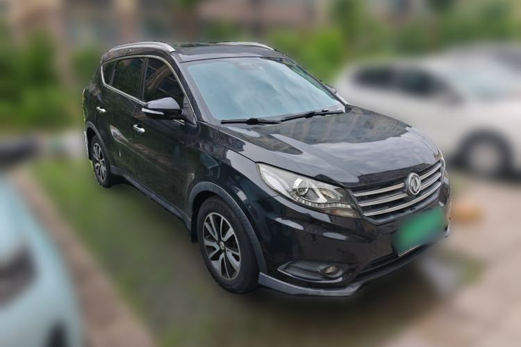 Used Dongfeng Fengon 580 2016 1.5T CVT Luxury Model Front Right 45 Deg