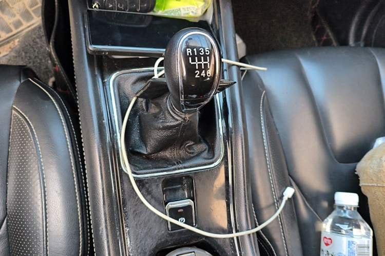 Used Dongfeng Fengon 580 2016 1.5T Manual Luxury Edition Gear Lever