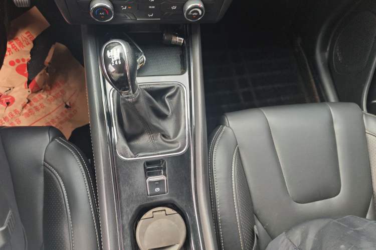 Used Dongfeng Fengon 580 2016 1.5T Manual Luxury Edition Gear Lever