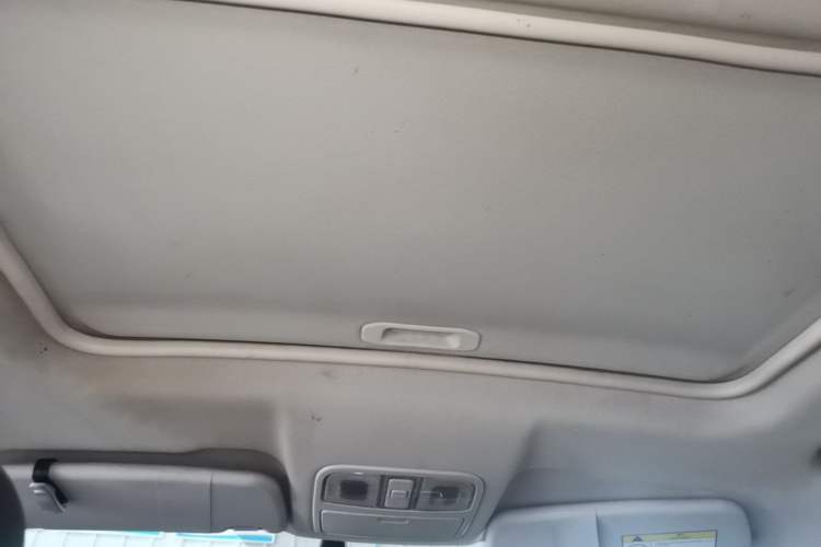 Used Dongfeng Fengon 580 2016 1.5T Manual Luxury Edition Headliner