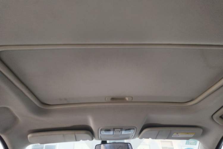 Used Dongfeng Fengon 580 2016 Revised Version 1.5T CVT Luxury Edition Headliner