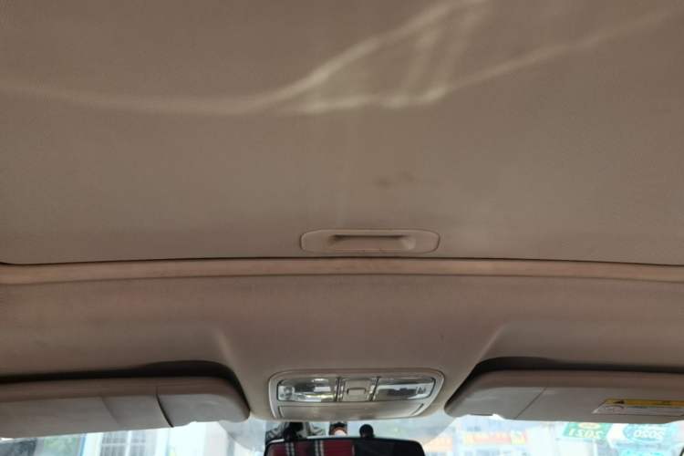 Used Dongfeng Fengon 580 2016 1.5T Manual Luxury Edition Headliner