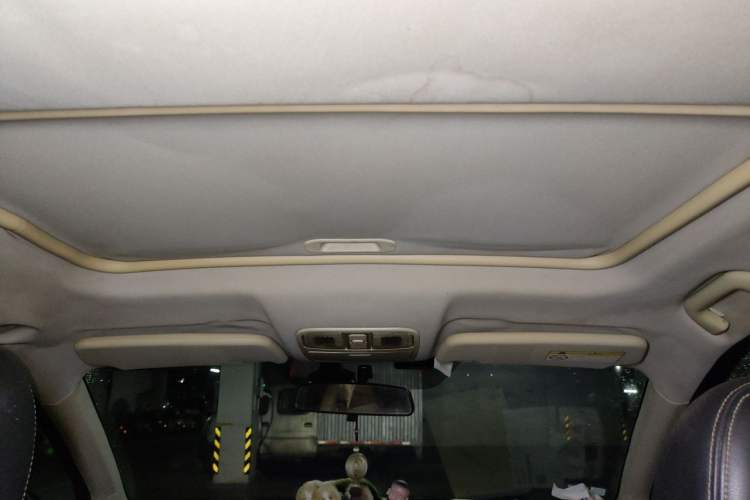 Used Dongfeng Fengon 580 2016 1.5T CVT Luxury Model Headliner
