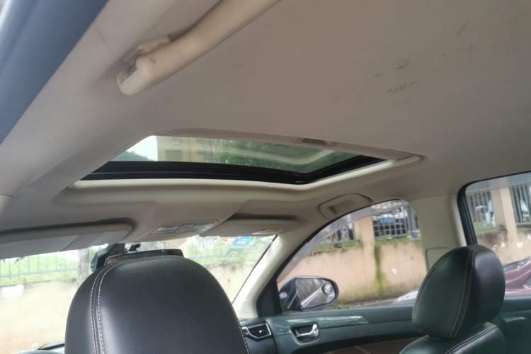 Used Dongfeng Fengon 580 2016 1.5T Manual Luxury Edition Headliner
