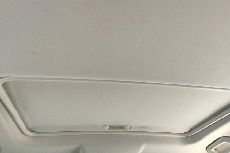 Used Dongfeng Fengon 580 2016 Revised Version 1.5T CVT Luxury Edition Headliner