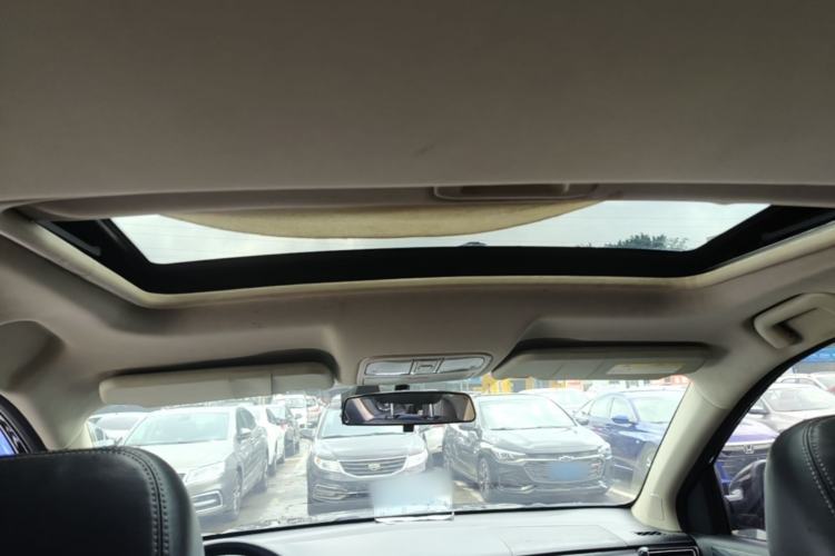 Used Dongfeng Fengon 580 2016 Revised Version 1.5T CVT Luxury Edition Headliner
