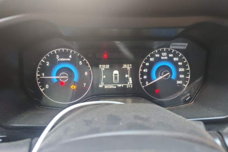Used Dongfeng Fengon 580 2016 1.5T Manual Luxury Edition Instrument Cluster