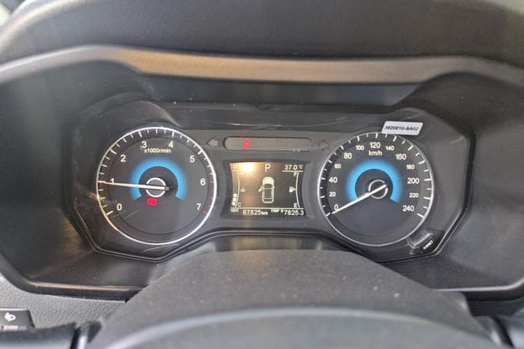 Used Dongfeng Fengon 580 2016 Revised Version 1.5T CVT Comfort Edition Instrument Cluster