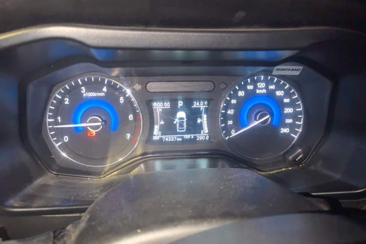 Used Dongfeng Fengon 580 2016 Revised Version 1.5T CVT Luxury Edition Instrument Cluster