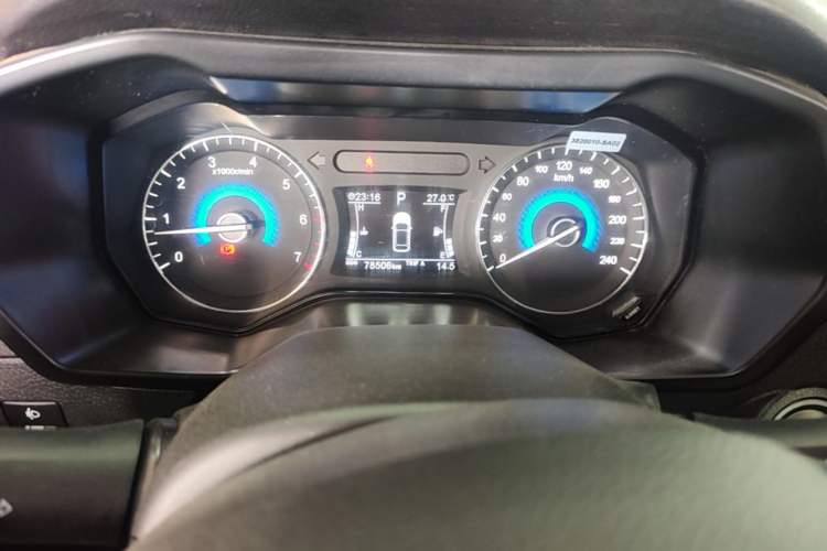 Used Dongfeng Fengon 580 2016 Revised Version 1.5T CVT Comfort Edition Instrument Cluster