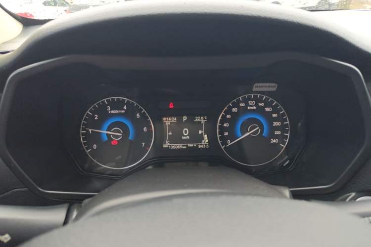 Used Dongfeng Fengon 580 2016 Revised Version 1.5T CVT Luxury Edition Instrument Cluster