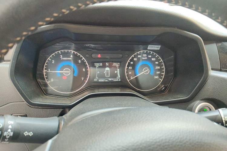 Used Dongfeng Fengon 580 2016 Revised Version 1.5T CVT Luxury Edition Instrument Cluster