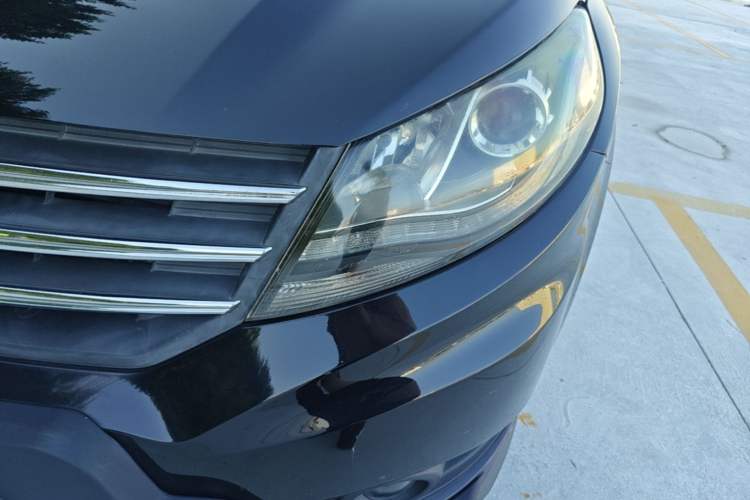 Used Dongfeng Fengon 580 2016 Revised Version 1.5T CVT Comfort Edition Left Front Headlight