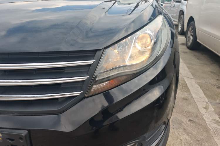 Used Dongfeng Fengon 580 2016 1.5T Manual Luxury Edition Left Front Headlight