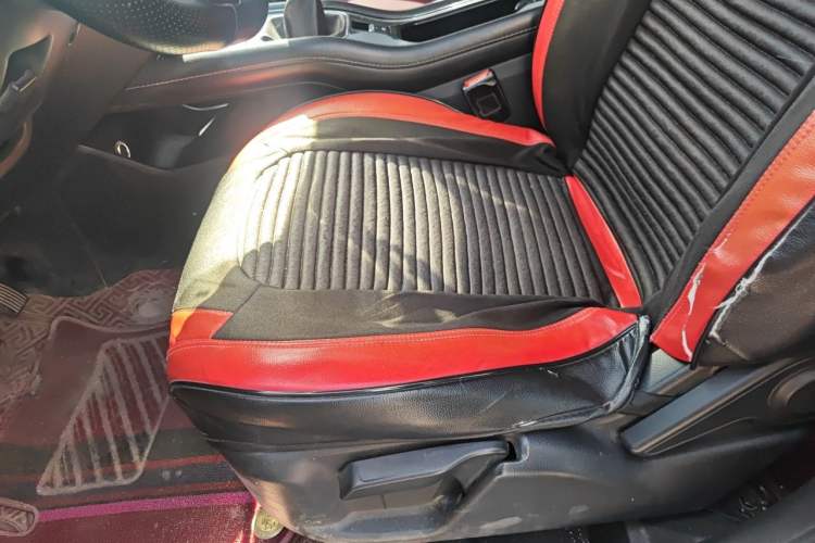 Used Dongfeng Fengon 580 2016 1.5T Manual Luxury Edition Left Front Seat