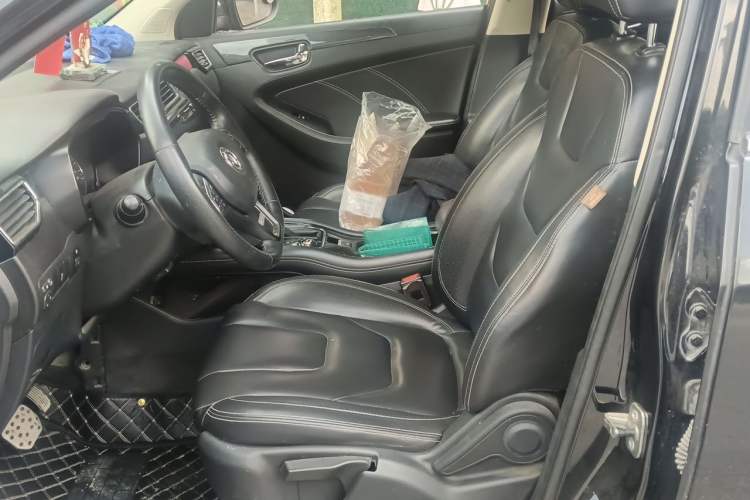 Used Dongfeng Fengon 580 2016 Revised Version 1.5T CVT Luxury Edition Left Front Seat