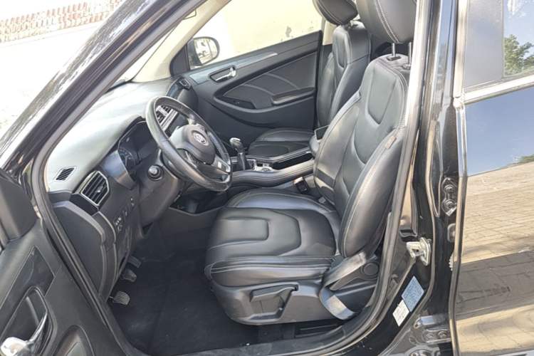 Used Dongfeng Fengon 580 2016 1.5T Manual Luxury Edition Left Front Seat