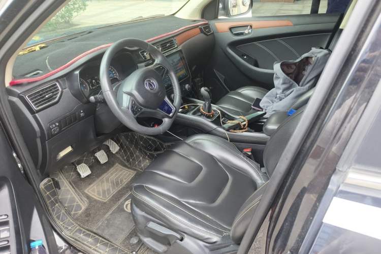 Used Dongfeng Fengon 580 2016 1.5T Manual Luxury Edition Left Front Seat