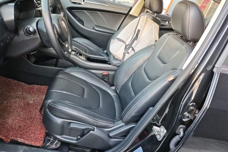 Used Dongfeng Fengon 580 2016 Revised Version 1.5T CVT Luxury Edition Left Front Seat