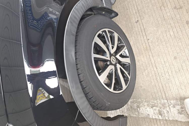 Used Dongfeng Fengon 580 2016 Revised Version 1.5T CVT Luxury Edition Left Front Wheel Hub