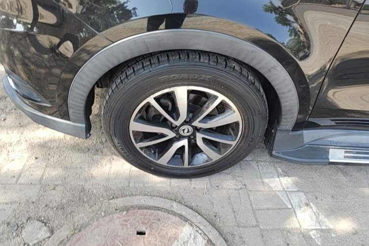 Used Dongfeng Fengon 580 2016 1.5T Manual Luxury Edition Left Front Wheel Hub