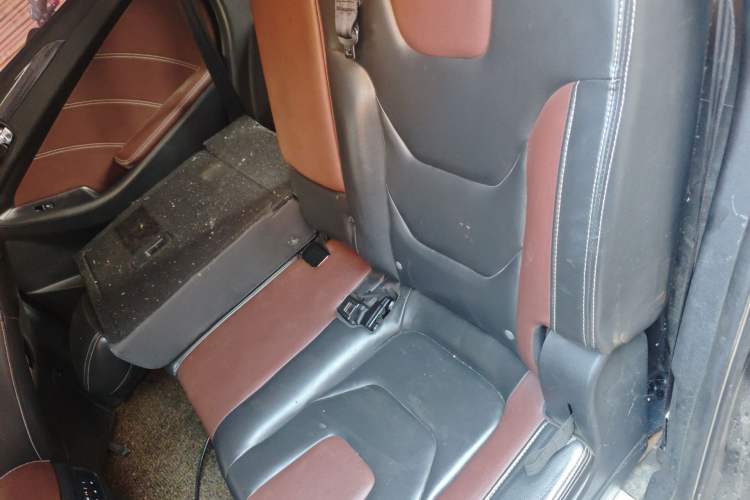 Used Dongfeng Fengon 580 2016 1.5T Manual Luxury Edition Left Rear Seat